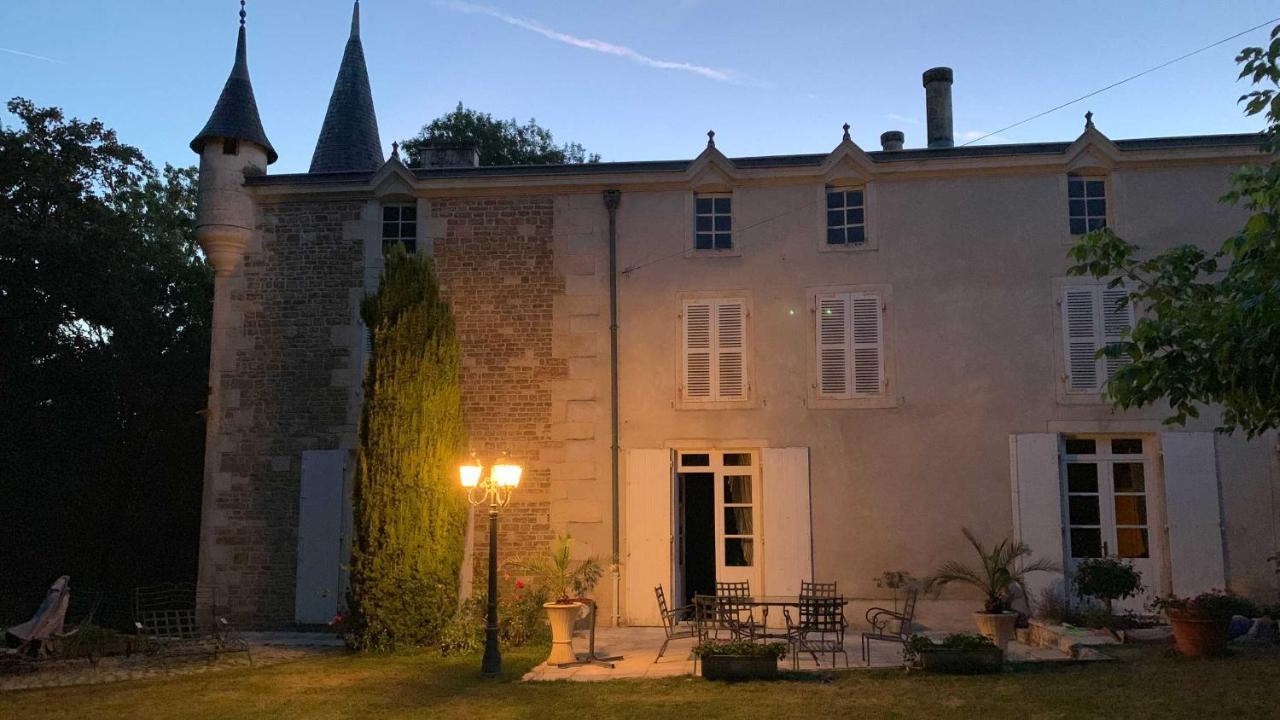 Mazette! Le Chateau นีออร์ ภายนอก รูปภาพ